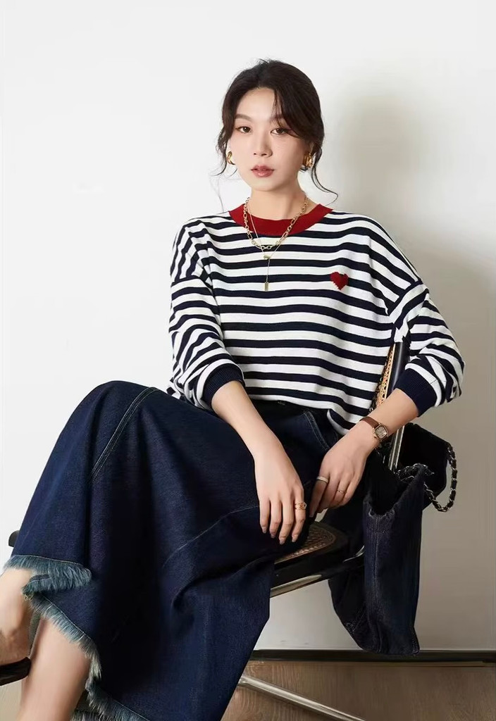 Women’s woman womens petite-, tall-, plus-, size Light Luxury High-quality Elegant striped round o-neck button up long sleeves with drop shoulder and button close band cuffs linen Crewneck Sweater stripes sweaters in purple