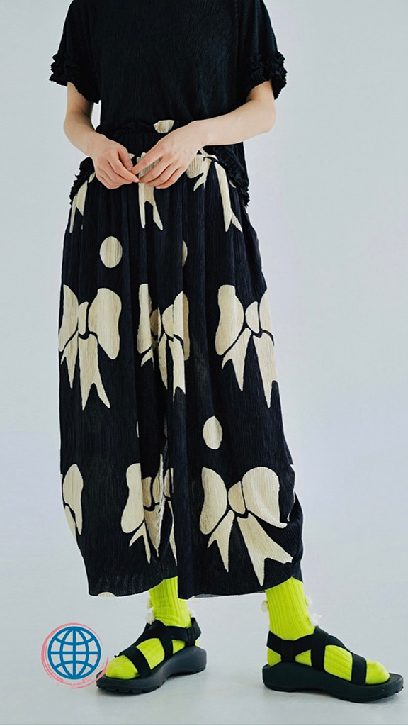 Mid-Rise Pleated Pants Women’s Japanese original design black mid waist pleat bow tie print loose all-match loose fit Trending Japan pants for Woman