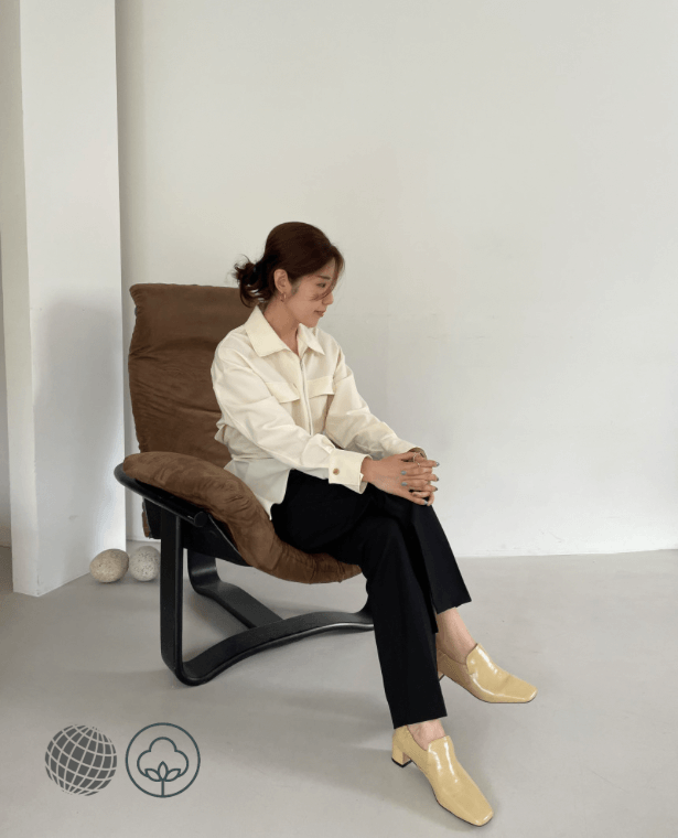 Point-Collar Shirt  Women's Spring Streetwear Solid Beige Color Vintage Long Sleeves Polo Collar Baggy Minimalism TOP Casual Chic Design Blouse Shirts for trending Woman