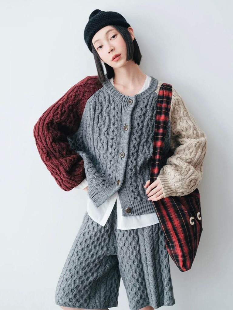 Cable-Knit Shorts     Women’s fall autumn winter retro Merino wool shorts for woman in Gray Women’s cotton-blend mid rise waist cable knit stitch woolen short pants in grey #244833
