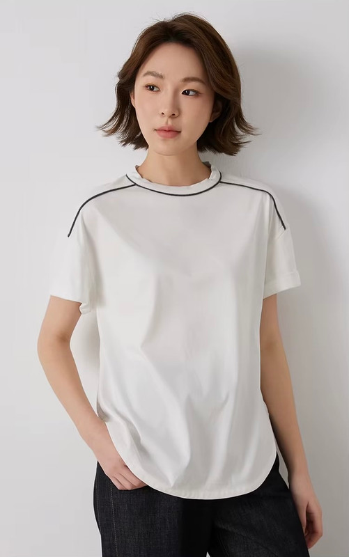 Women’s woman womens petite-, tall-, plus-, size Light Luxury High-Quality Cotton Blend Round O-neck Crewneck Short-Sleeves T-Shirt with Contrasting Chain Detail Pullover Style tops Tees  T-shirts in white with black chain trim