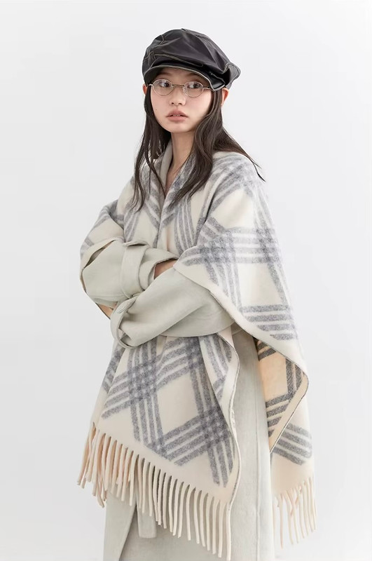 Women’s womens Casual Fall Autumn Winter loose classic Vintage style Long checkered tassels plaid shawl scarf  check scarves in white With Gray grey accent color