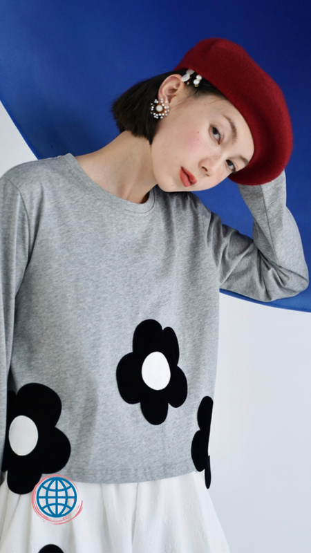 Floral Boatneck T-Shirt Women's Japanese original personality Gray / Grey  Crewneck O-Neck large flower long-sleeved T-shirts women top Trending Japan tees for woman
