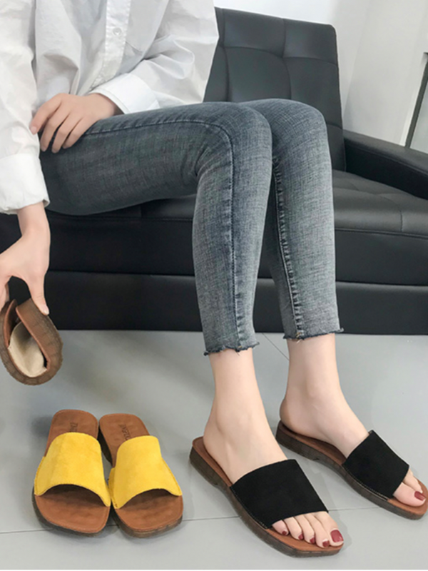 Anti-Slip Flat Heel Leather Sandals Women's Summer Genuine Cow Leather Outdoor Slippers Beach Flip Flops Fashion Slides for Woman Trending in Apricot Khaki Black Yellow
