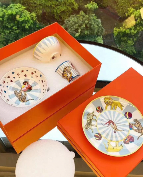 Circus Tableware Set 4-Piece  Ceramic Exclusive Home Gift for Baby plates and bowls dinner utensil sets Kids Dinnerware  Ceramic Exclusive Home Gift for Baby plates and bowls dinner utensil sets Kids Trending Dinnerware