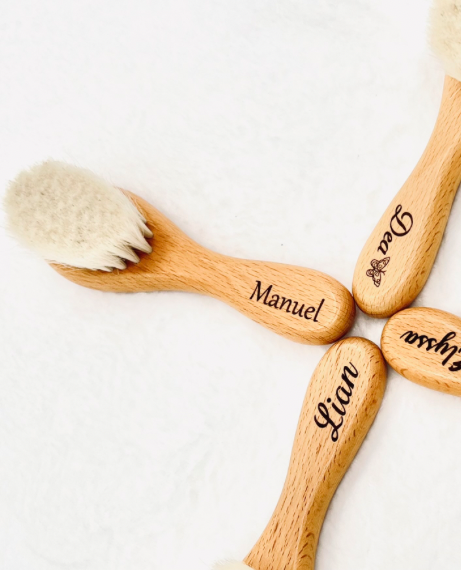Custom Name Baby Wool Hair Brush  Unisex Natural Wooden Boy Girl Head Comb Infant Head Massager Portable Comb Bath Brushes Combs Trending for Kids