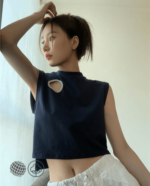 Cut Out Backless Top  Women’s Black Sleeveless T Shirt Round O-Neck Crewneck Vest Blouse Summer Crop Top Japanese Fashion Tshirt Designer Clothes Japan Tops  for trending Woman