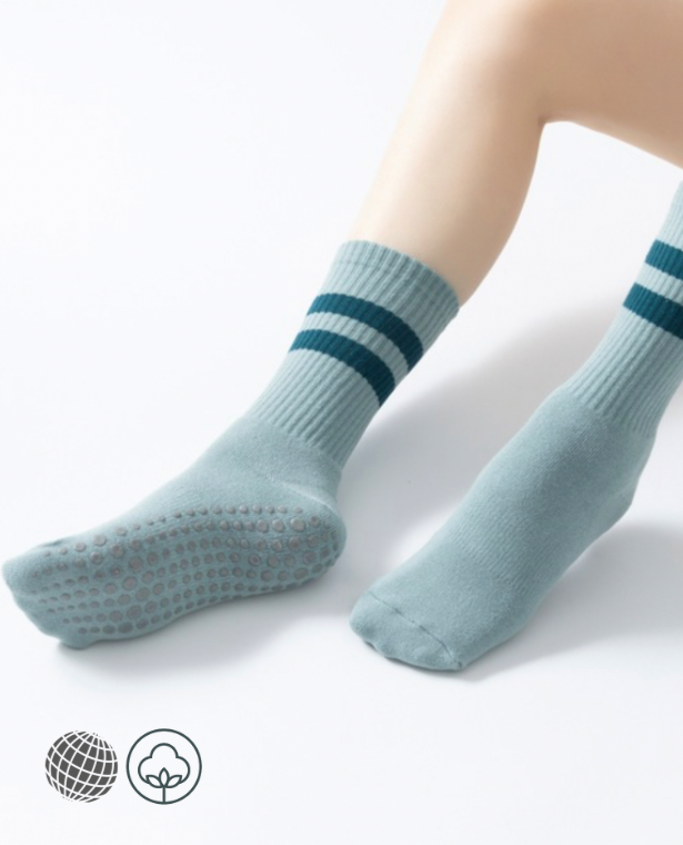 Long Terry Anti-Slip Yoga Socks   Women’s Cotton Breathable Sweat-absorbing Pilates Dance Fitness Training Sports Footwear for trending Woman in Blue