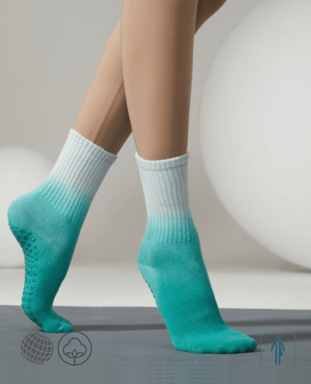 Gradient Non-Slip Pilates Socks  Genderful Unisex Anywear Mens Women’s Cotton Breathable Sweat-absorbing Color Stocking Yoga Mid-tube Dance Ballet Footwear for Man Woman in trending Green