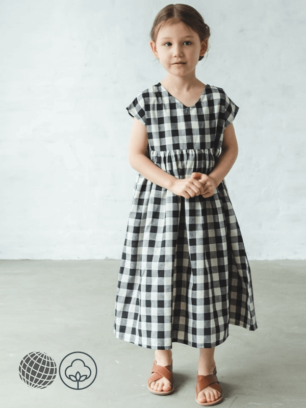 Kids Plaid V-Neck Dress in Cotton   Girls Retro Summer Children's Casual Loose Japanese Short-Sleeved Japan Linen Dresses for trending Girl in Black white