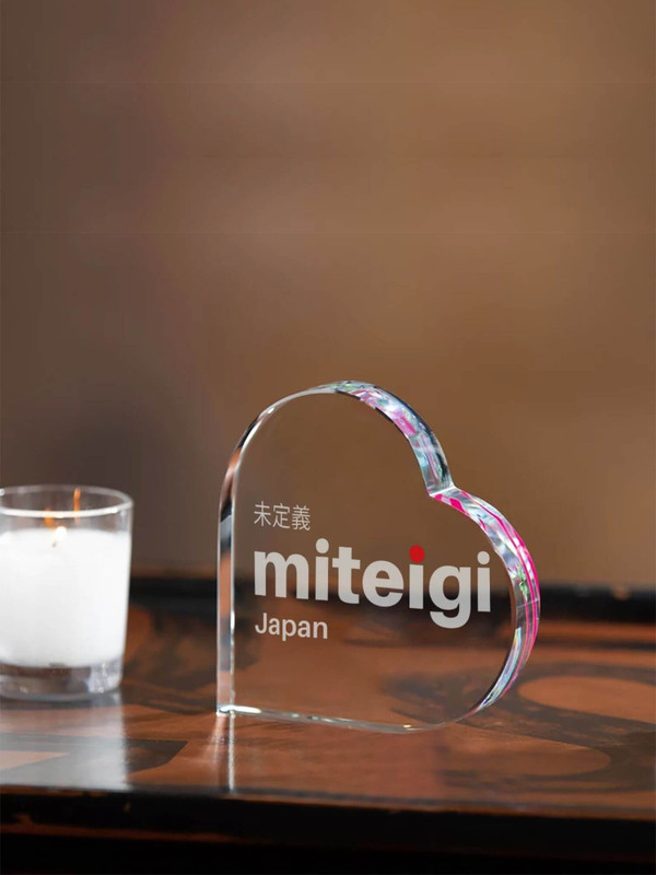 Heart-Shaped miteigi Logo Paperweight  Branded heart shape acrylic desktop ornaments office study room transparent paperweights