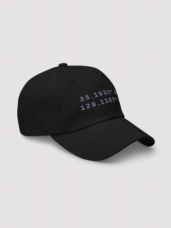 miteigi LATITUDE° Dad Hat south korea black    Shop Genderful Women’s Men’s anywear Gwangalli Beach, Busan, South Korea GPS global positioning longitude and latitude map reference position numbers Fitness Sports Activewear miteigi Branded product item gym yoga unisex baseball caps for woman man in goth black with platinum red Japanese script logo letters at back Mens Womens punkrock gothic punk GPS Korean headwear hats