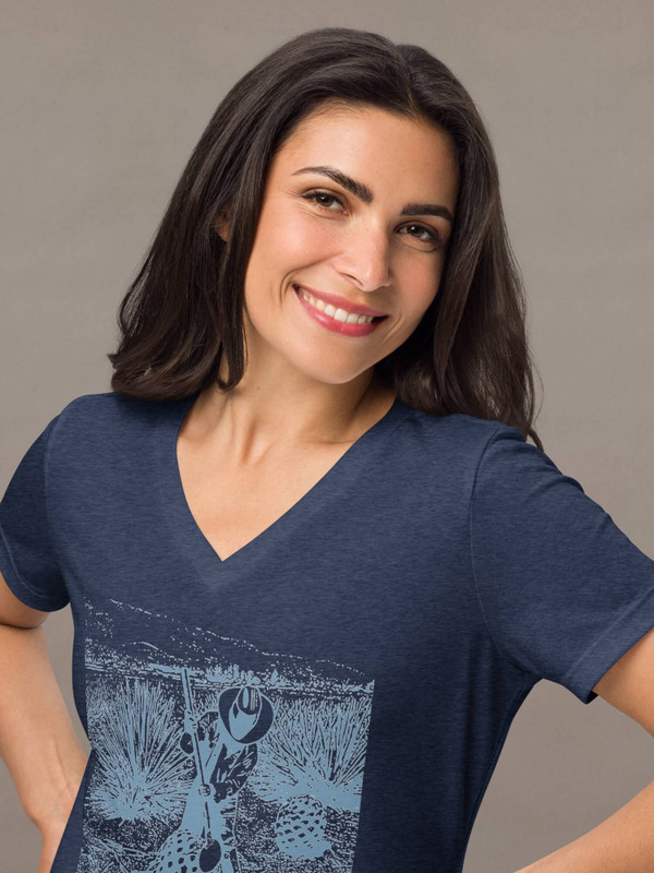 Relaxed Print V-Neck T-Shirt    Women’s Bella Canvas petite-, tall-, plus-,  size short sleeves casual Mexican harvest Top Woman loose oversize relaxed solid color  basic T-Shirts Tee Women’s Mexico farmer Tops in Heather Navy blue