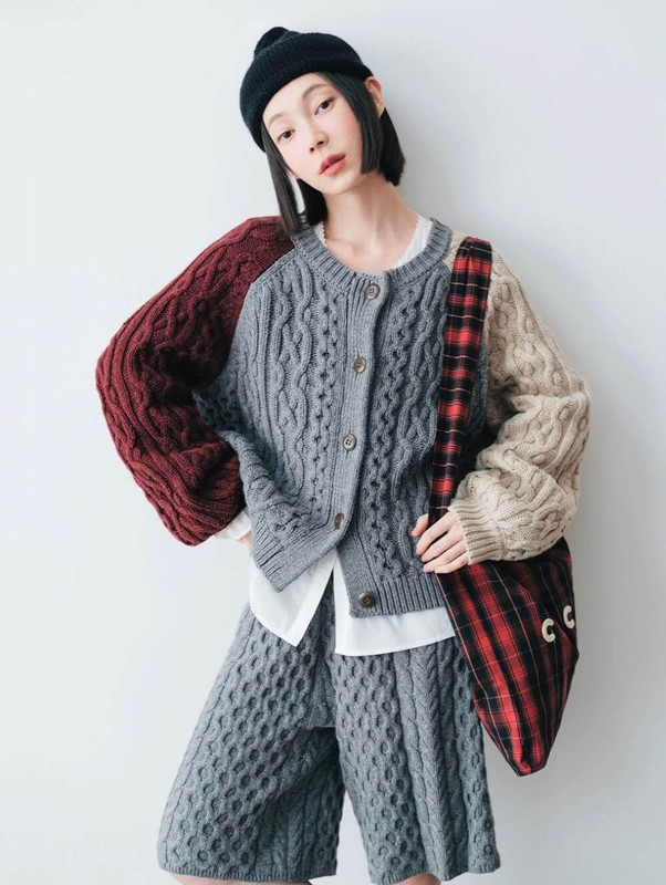 Cable-Knit Shorts     Women’s fall autumn winter retro Merino wool shorts for woman in Gray Women’s cotton-blend mid rise waist cable knit stitch woolen short pants in grey #244833