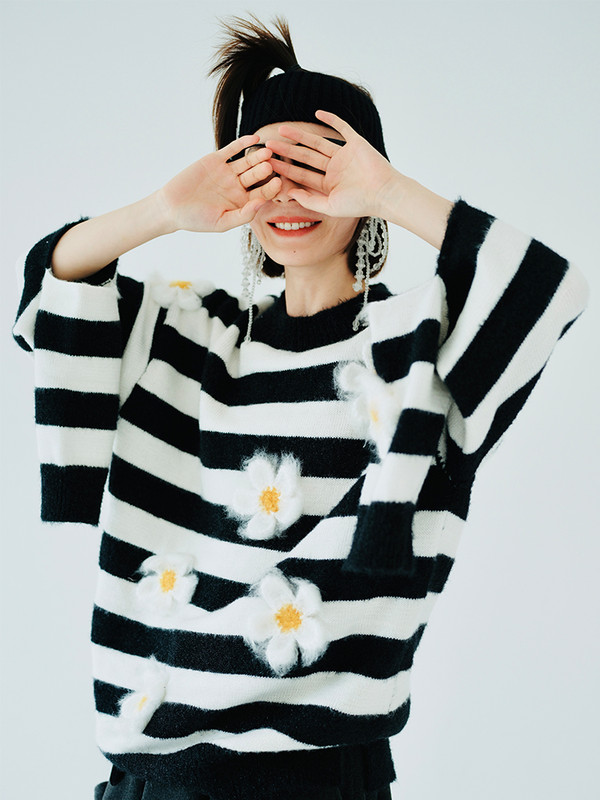 Striped Crewneck Sweater Women’s original fall autumn and winter edelweiss cat hair hole floral long sleeve round o-neck stripe sweaters for woman in black white Womens large plus size female crew neck flowers tops #223815