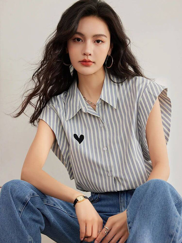 Wide Sleeveless Shirt  Women’s striped blouse Single-breasted button-up turn-down collar loose fit casual shirts for woman Spring Summer fashion tops Womens blouses in gray blue stripes with black heart embroidery patch at front tall-, plus-, size top