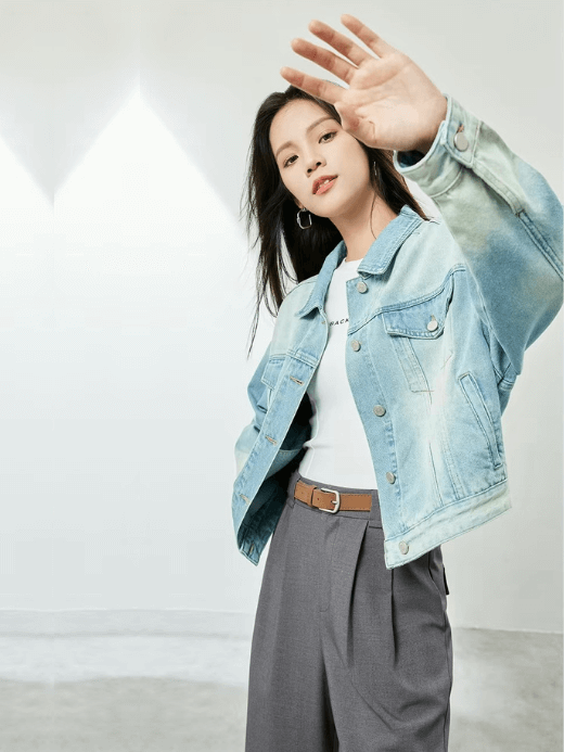 Washed Denim Jacket  Women’s vintage tie dye turndown collar button flap chest pockets long sleeves short coats for woman Jeans Jackets womens Spring Fall Autumn petite-, plus-, size classic outerwear in light blue #W43W57374X