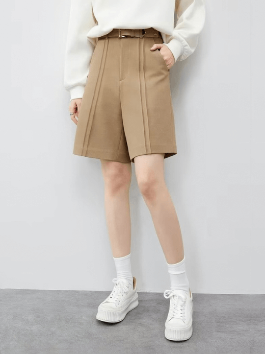 Casual Short Pants khaki   Women’s knee length pleated zipper latch close high rise elastic waist Pant with leather belt and slant pockets  and back slit slant pocket for woman Office Lady womens wfh workwear petite-, tall-, plus-, size closure straight loose fit Fashion Trousers tan light brown pleats shorts #143K55653