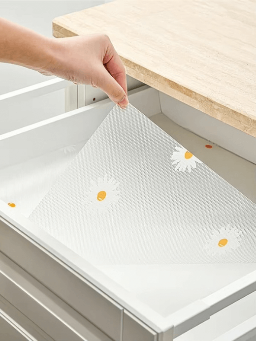 Daisy Drawer Mat      Japanese Paper Household accessories cabinets waterproof lining pads roll Kitchen drawers wardrobes mildew proof grease stickers underlay liners mats white with yellow daisies