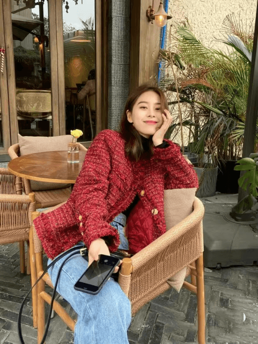 Le Moulin Rouge Women’s French plaid look Winter red temperament woven Tweed Jacket for woman Vintage button-up  V-neck long-sleeves frayed tassel design suit outwear coat Womens petite-, tall-, plus-, outerwear getaway vacation holiday commute wfh office workwear Blazers Jackets
