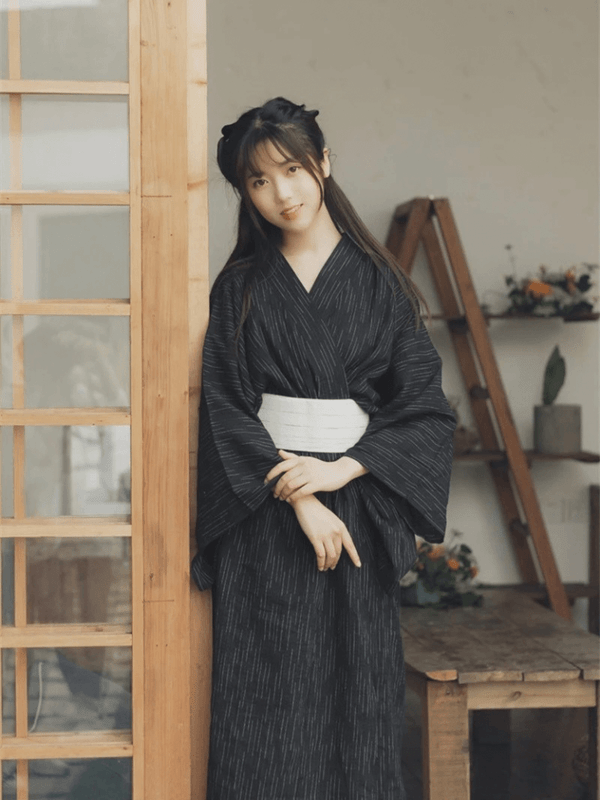 Women’s woman womens Traditional Japanese Fashion Kimono Yukata loungewear Bathrobe with Belt Geisha Samurai Cultural Streetwear Perform Photoshoot Carnival cosplay Festivals in black