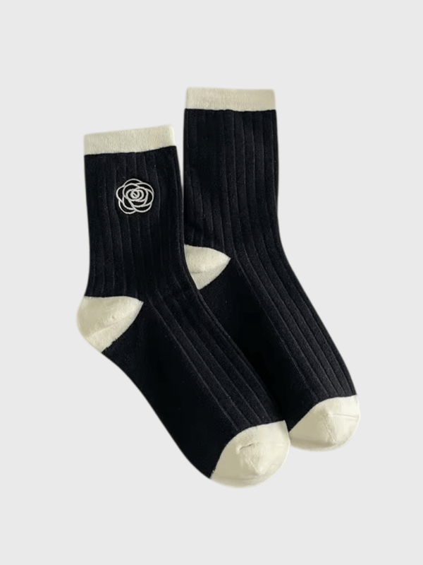 Women’s woman womens 1 Pair Japanese Retro Floral Loose Polyester Knitting Camellia Pattern Black White Korean Fashion Student Girls Crew Socks 1-Pair in black with white accent