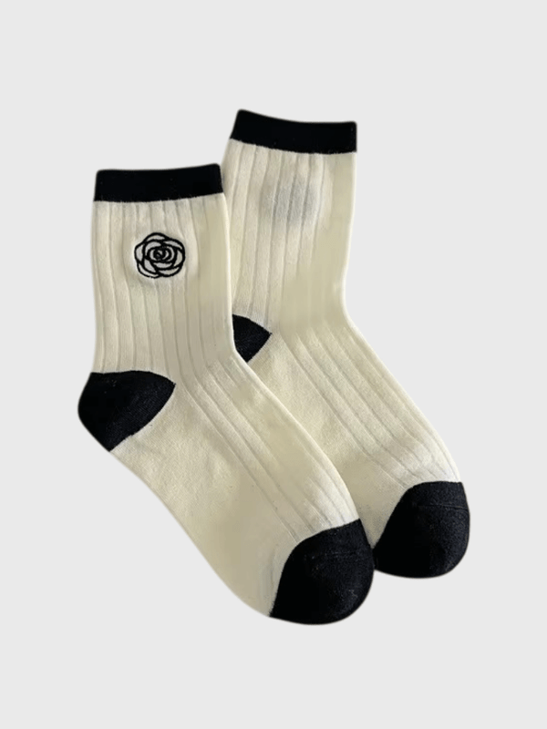Women’s woman womens 1 Pair Japanese Retro Floral Loose Polyester Knitting Camellia Pattern Black White Korean Fashion Student Girls Crew Socks 1-Pair in white with black accent