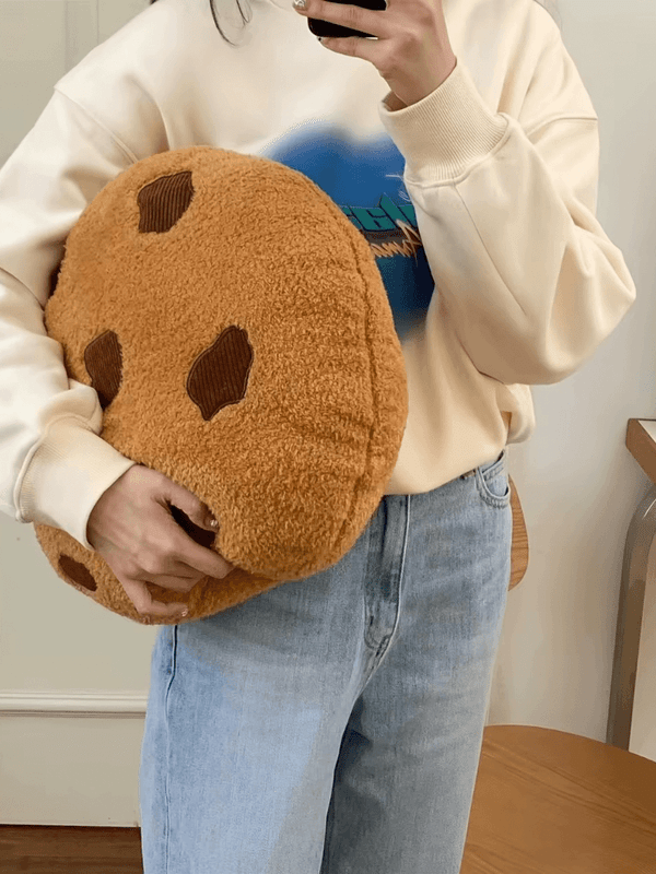 Kawaii Round plush Chocolate Chip Cookie Throw Pillow Cookie Living Room Bedroom Realistic Food Snack Seat Cushion Pillows Plushie Props Gifts 28cm In brown color