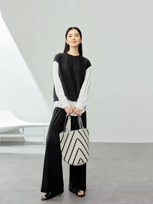 Crewneck Sweatshirt 2-in-1      Women’s contrast patchwork long sleeves Tops  for woman in black and white accents Spring round O-neck female pullover petite-  plus-, size womens crew neck oversized sweatshirts #141A53791