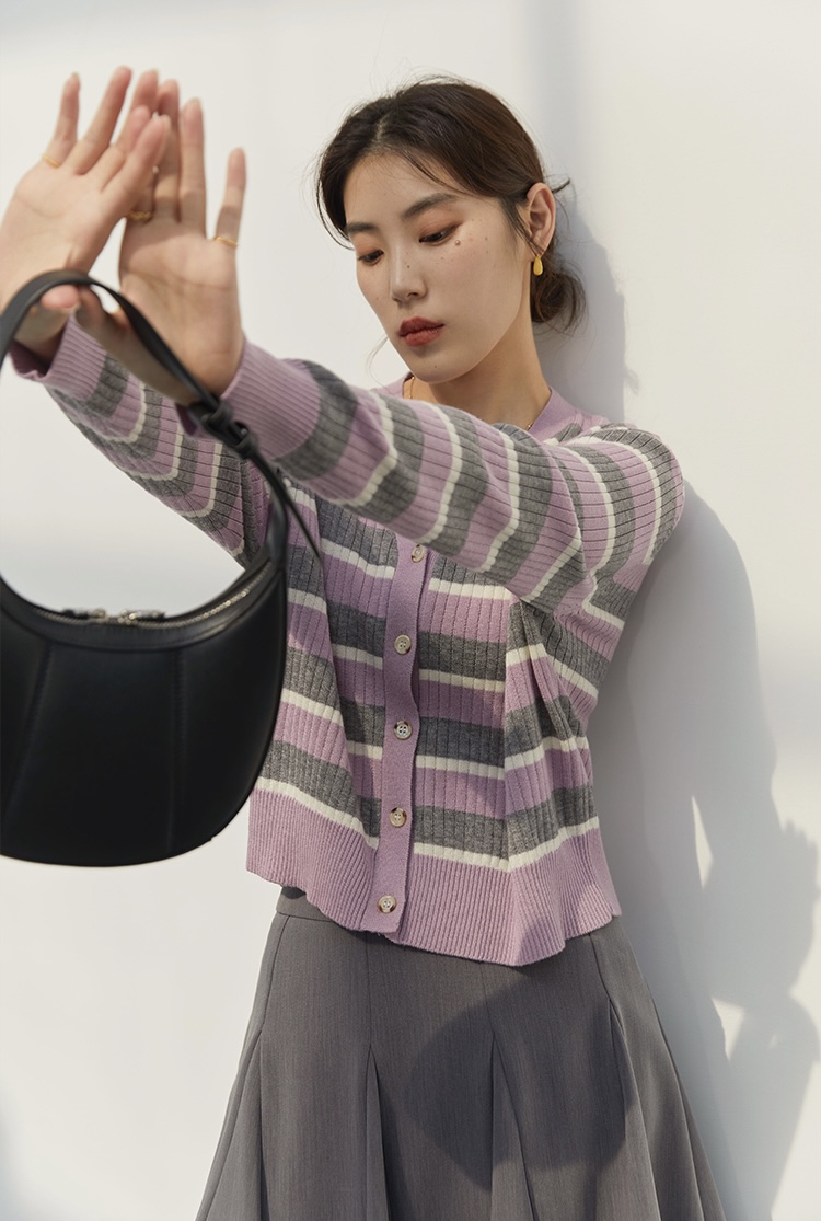 V-Neck Knit Cardigan Sweater Women’s Stripe Knitted Wear Casual Lazy Striped Tops Vintage Casual Female Striped Cardigans for Woman in Violet Pink