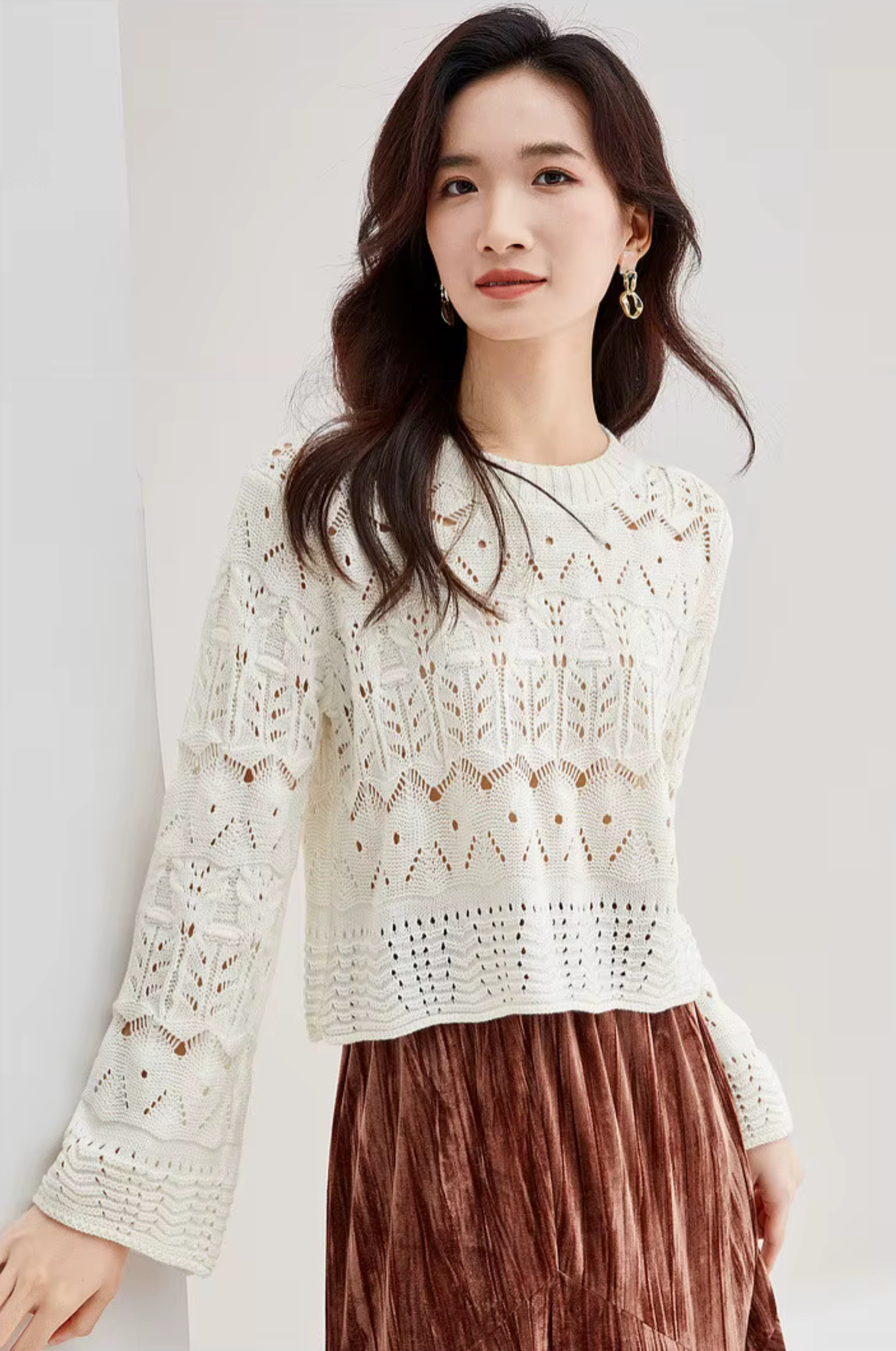 Hollow Out Crewneck Sweater white     Women’s Fall  Autumn round O-neck elegant long sleeves temperament holed acrylic knit regular yarn tops for woman slight stretch Jumpers Womens holes crew neck fashion sweaters  in  off-white #W33E52449