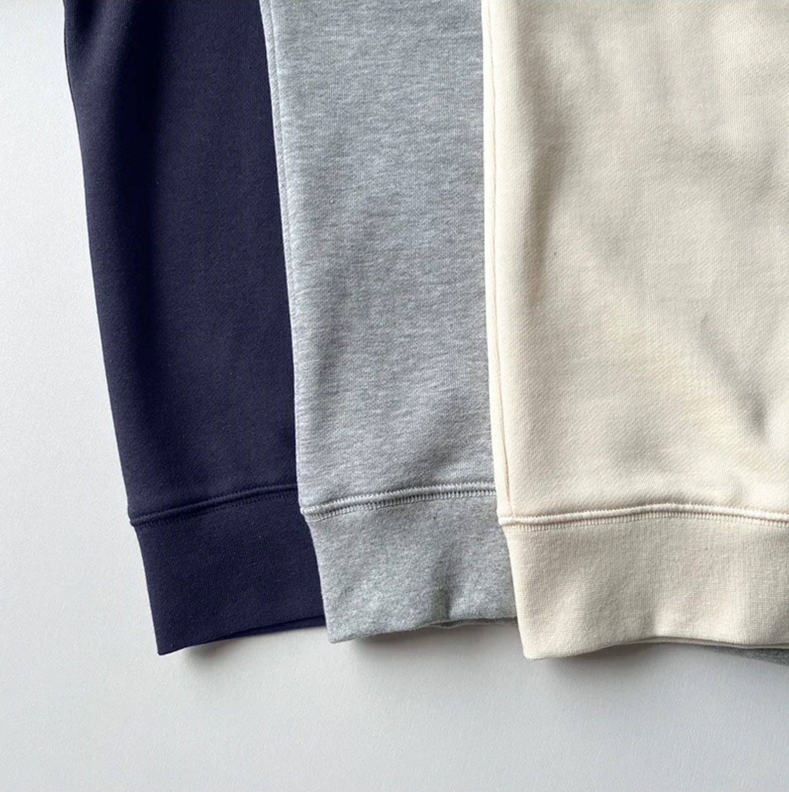 Minimal Sweatshirt gray  Genderful Unisex anywear Men’s Women’s loose light soft plain color sports fitness female INS MiteigiYūki blogger neutral casual sports long-sleeved cotton blend womens mens Tops Sweatshirts for petite size woman man in light grey, dark navy blue, beige
