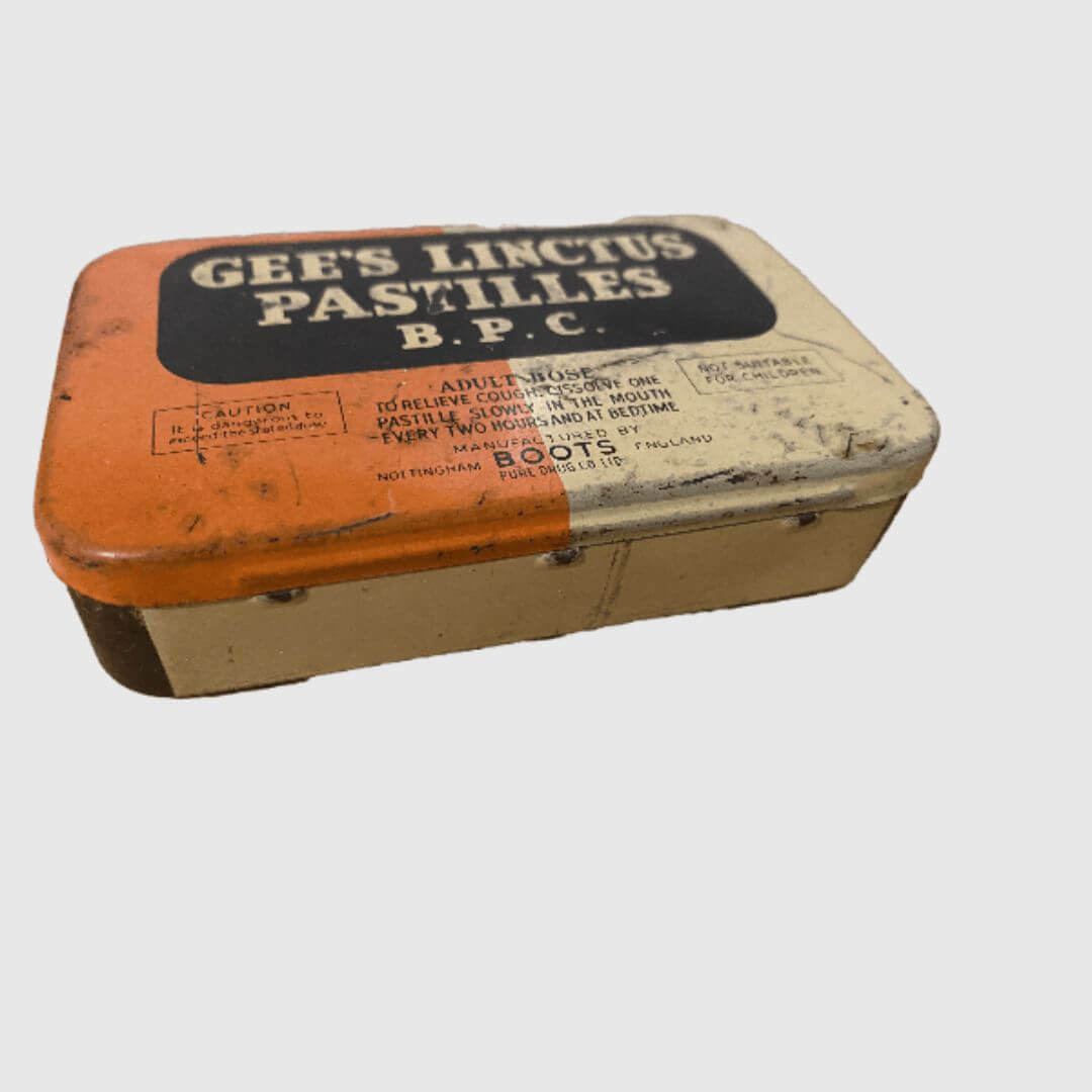 GEE'S LINCTUS PASTILLES В. Р. С. Vintage tin jar Classic pre-loved candy sweets throat cough medicine tins Collectors antique historical chemists pharmacy MANUFACTURED BY Boots NOTTINGHAM  DRUG CO. LTD England store containers collections