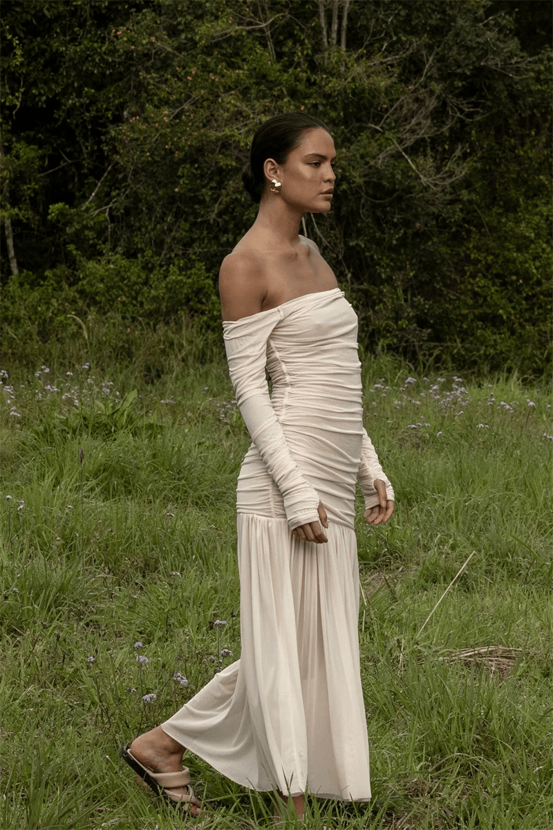 Women’s woman womens Elegant off-shoulder strapless Sexy patchwork backless Long long open finger sleeves pleated long maxi dress in white Summer vacation holliday getaway evening dresses