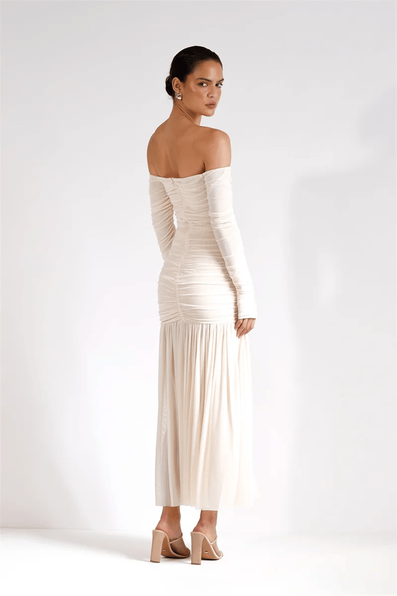 Women’s woman womens Elegant off-shoulder strapless Sexy patchwork backless Long long open finger sleeves pleated long maxi dress in white Summer vacation holliday getaway evening dresses