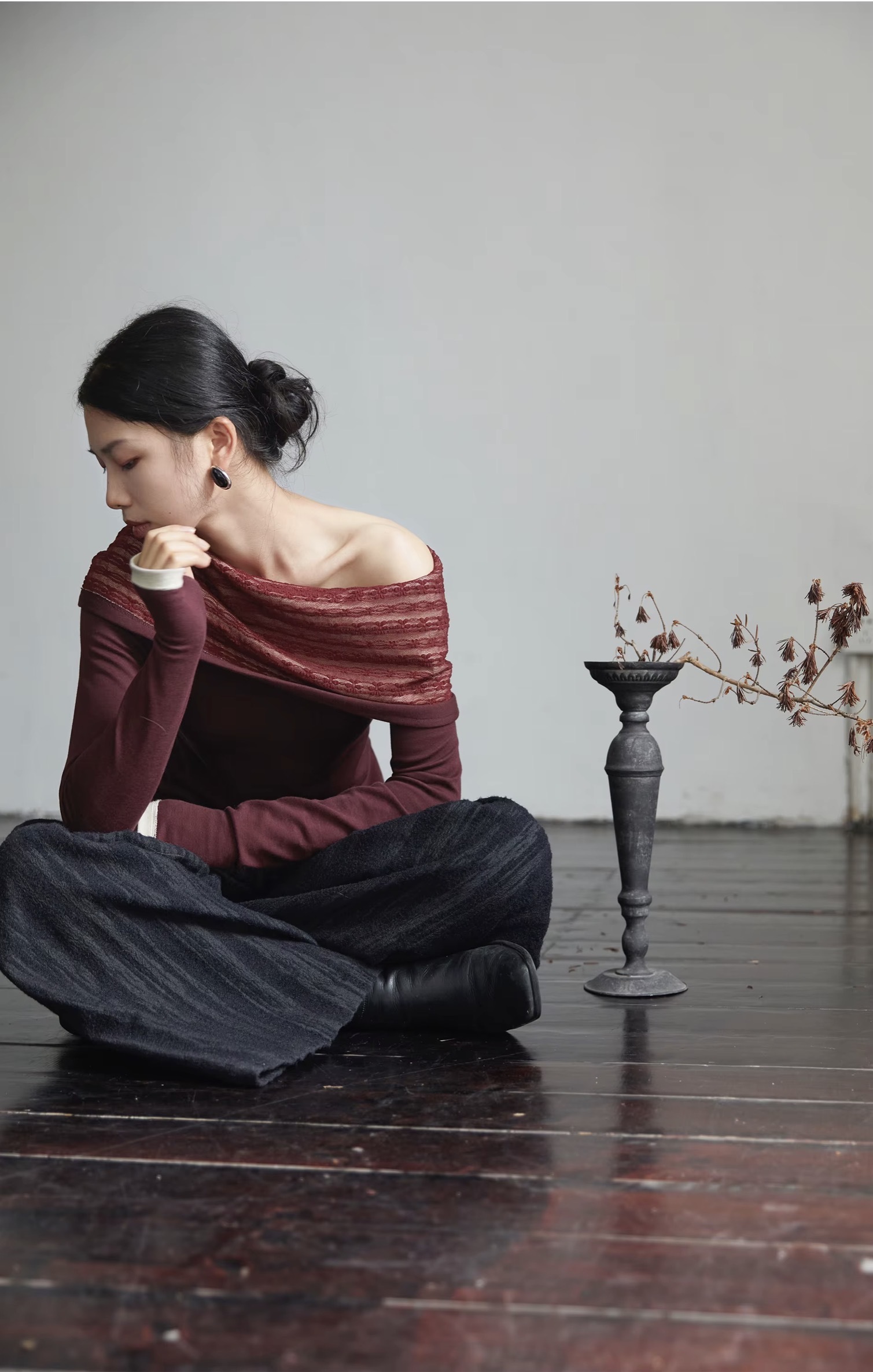 Women&rsquo;s woman womens petite-, tall-, plus-, size 943paradise The Bedouin Hooded Lace Knitted Base Wasteland Long sleeves Commute fashion Regular Length Cotton Blend Hoodie T-Shirts Tops in burgundy wine-red