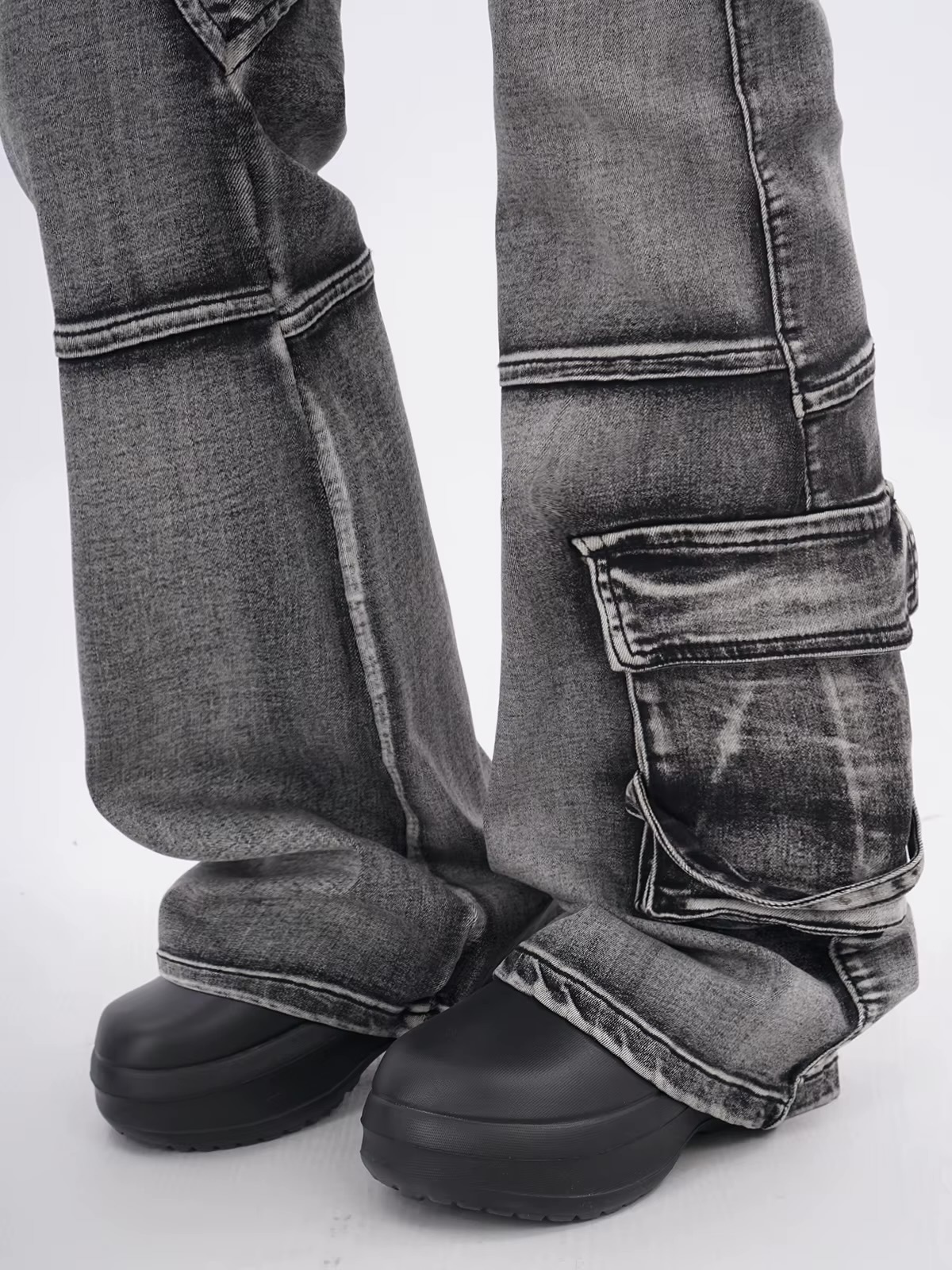 Women’s woman womens petite-, tall-, plus-, size Gothic punkrock indie Y2k Low rise Waist Wide Leg Retro Workwear Pocket Washed distressed Bell Bottom Straight Leg Trousers for Ladies in distressed Denim Jeans in Gray grey