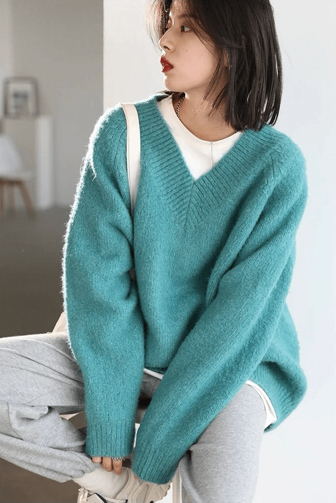 V-neck Knit Sweater  Women's Knitted Solid V Neck Casual Plus Size Female Loose Long Sleeve Pullovers Female Tops Lady Autumn Winter Sweaters for Woman in Blue