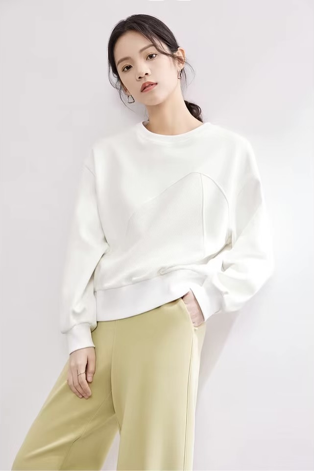 Patchwork Crewneck Sweatshirt     Women’s cotton loose simple round O-neck drop shoulder full sleeves and band cuffs crop sweatshirts for woman in white Spring cropped banded hem crew neck tops outerwear #141A53570