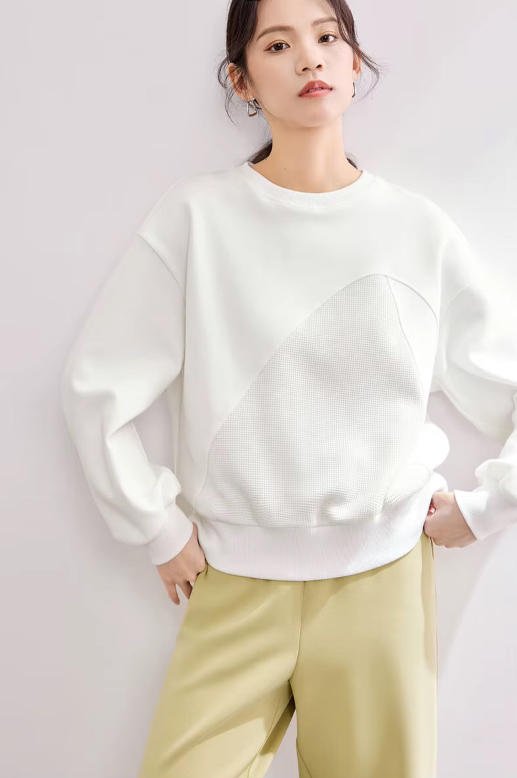 Patchwork Crewneck Sweatshirt     Women’s cotton loose simple round O-neck drop shoulder full sleeves and band cuffs crop sweatshirts for woman in white Spring cropped banded hem crew neck tops outerwear #141A53570