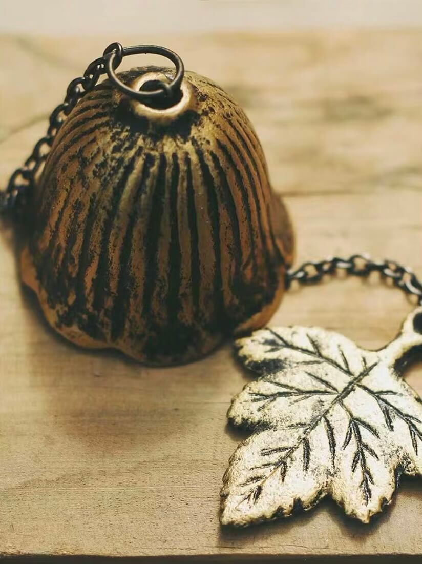 Japanese Landscape Traditional Lucky Small Wind Chimes Bell, Cast iron metal Bless Temple Wind Memorial and Sympathy Leaf Wind Bells in bronze color