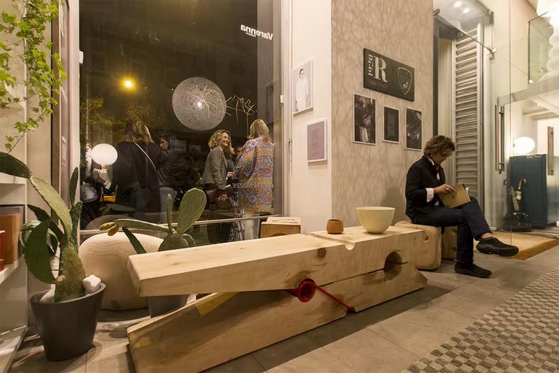 Office home Solid wood strip designer art clothing store shopping mall wooden rest stool changing shoes log benches in natural wood color