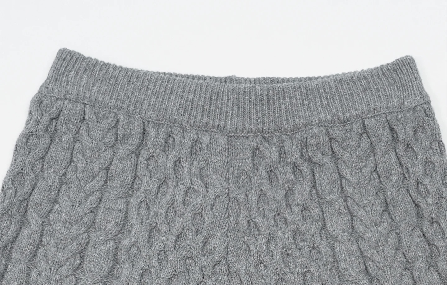 Cable-Knit Shorts     Women’s fall autumn winter retro Merino wool shorts for woman in Gray Women’s cotton-blend mid rise waist cable knit stitch woolen short pants in grey #244833