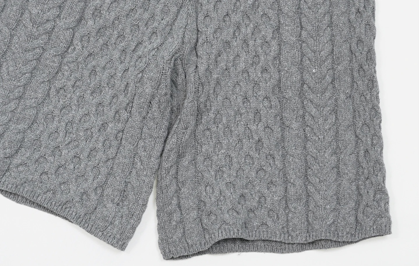 Cable-Knit Shorts     Women’s fall autumn winter retro Merino wool shorts for woman in Gray Women’s cotton-blend mid rise waist cable knit stitch woolen short pants in grey #244833