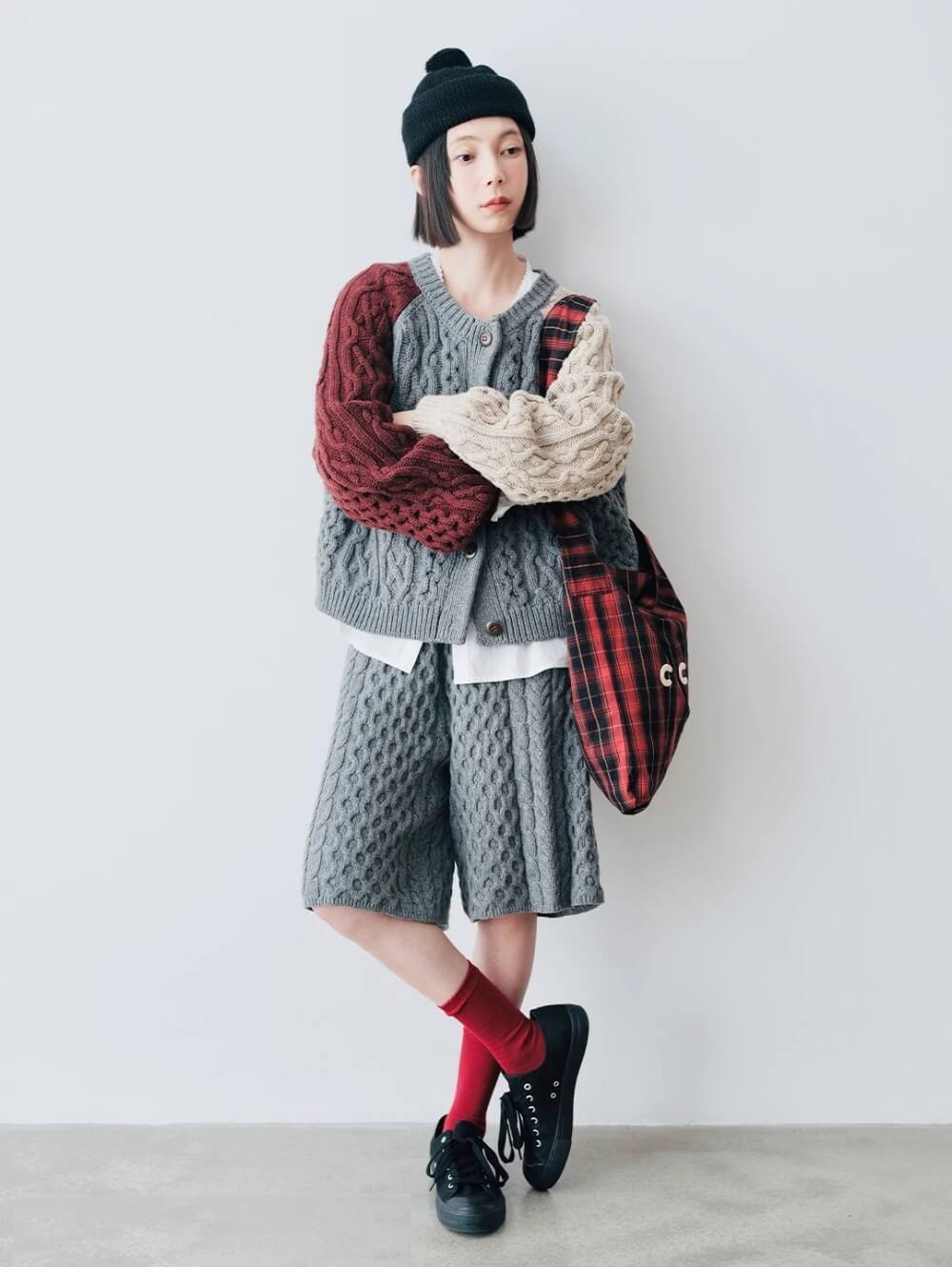 Cable-Knit Shorts     Women’s fall autumn winter retro Merino wool shorts for woman in Gray Women’s cotton-blend mid rise waist cable knit stitch woolen short pants in grey #244833