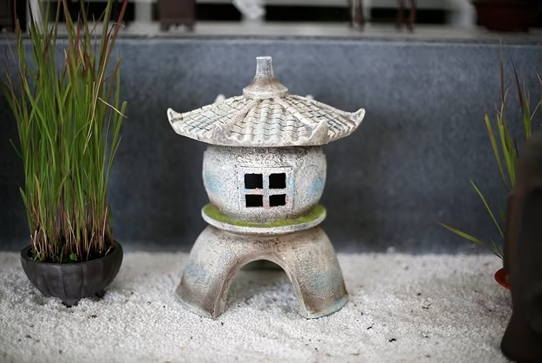 Japanese Solar Lantern    Tabletop ornament, resin handmade Chinese-style courtyard lanterns, outdoor garden decorations Japan-style landscaping ornaments 