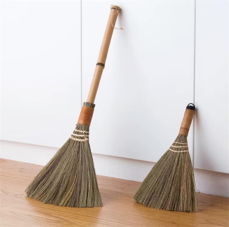 Japanese Soft Hair Broom  Classic retro Wooden sweeping straw braided brooms household floor useful cleaning tools natural brown color Bamboo wood brushes