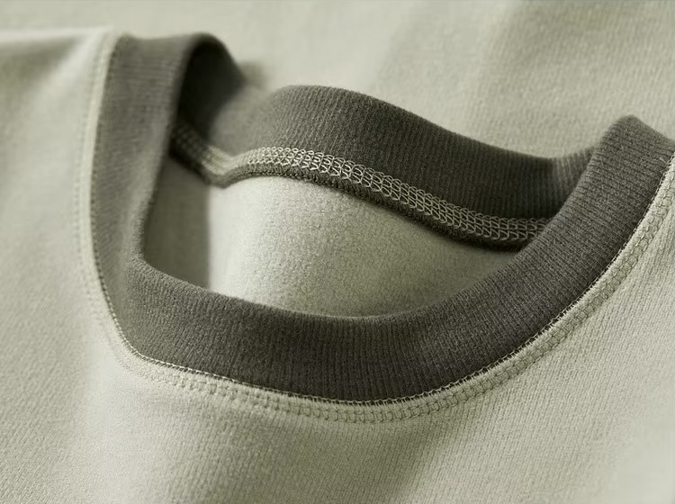 Spliced Crewneck T-Shirt     Women’s slim fit cotton-blend knitted Sanguine Letter printing round O-neck long sleeves T-Shirts for woman in light olive green with dark green banded accent trim tees Fall Autumn Winter Spring fashion womens office wfh workwear pullover crew neck tops #144T56793
