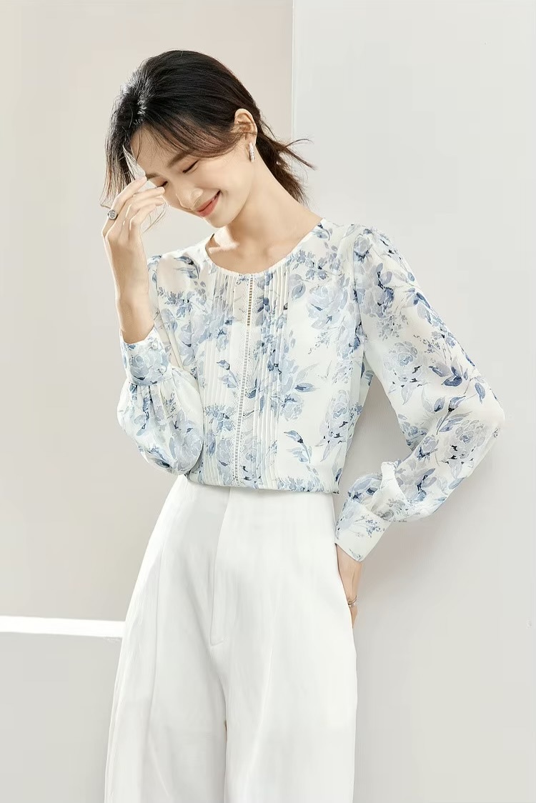 Chiffon Blouse and Cami 2-Piece   Women’s floral Printed Chinese Style Fashion Hollow Out Straight ruffles Shirt Camisole Tops for woman in blue Long sleeves round boatneck collar button-up lace ruffled semi-transparent flowers shirts with spaghetti straps tank top  #143V57361X