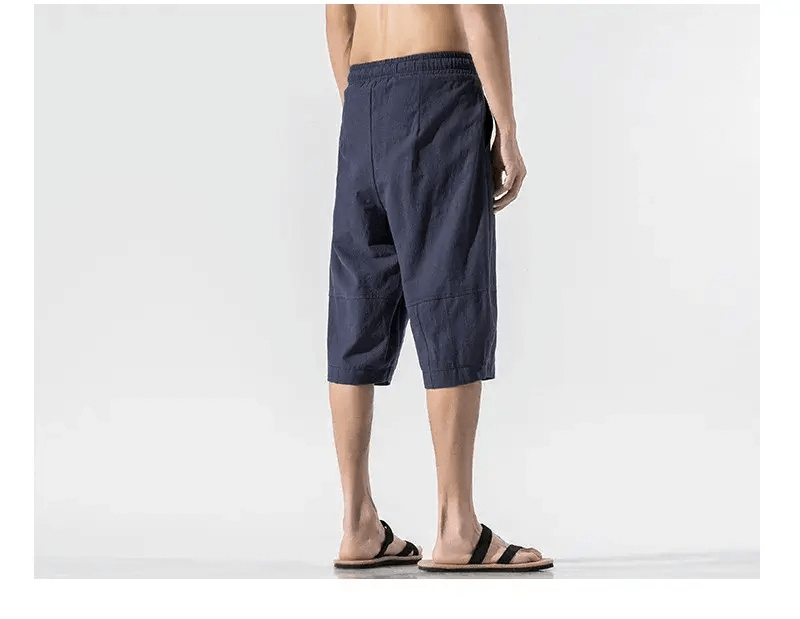 Cropped Pants in Cotton-Linen   Men’s Summer Cotton Linen Short Chinese Style Loose Breathable Casual Lace Up Mens Shorts Plus Size 4xl 5xl for Man in navy blue